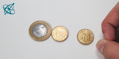 Sciensation hands-on experiment for school: Coin Billiard ( physics, mechanics, elastic collisions, kinetic energy)